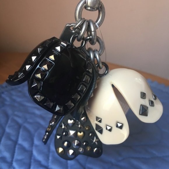 COACH 1941 Tea Rose Black Beige Studded Bag Charm Key Fob 87055 - Picture 4 of 5